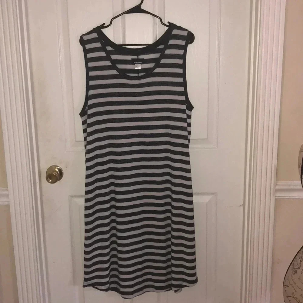 Basic edition women’s dress